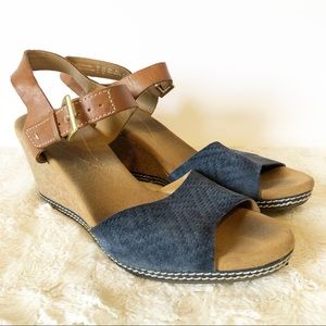 ThredUp Clarks Cork Helio Jet Wedge Peep Toe Sandals